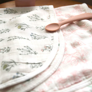aden-anais-silky-soft-burpy-bib-french-floral-bavaglia-2-in-1 image 4