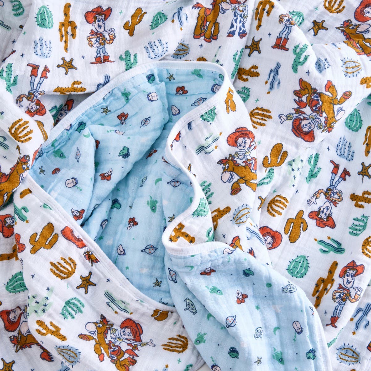 aden-anais-coperta-mussola-toy-story-dream-blanket-4-velii image 5