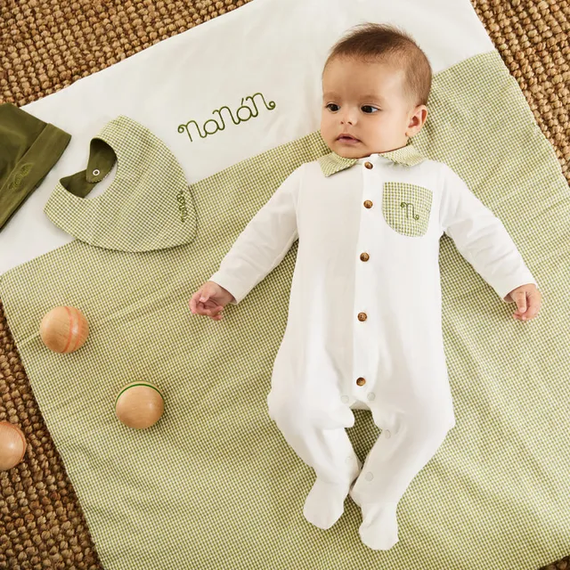nanan-coperta-verde-vichy-off-white-con-ricamo-verde image 1