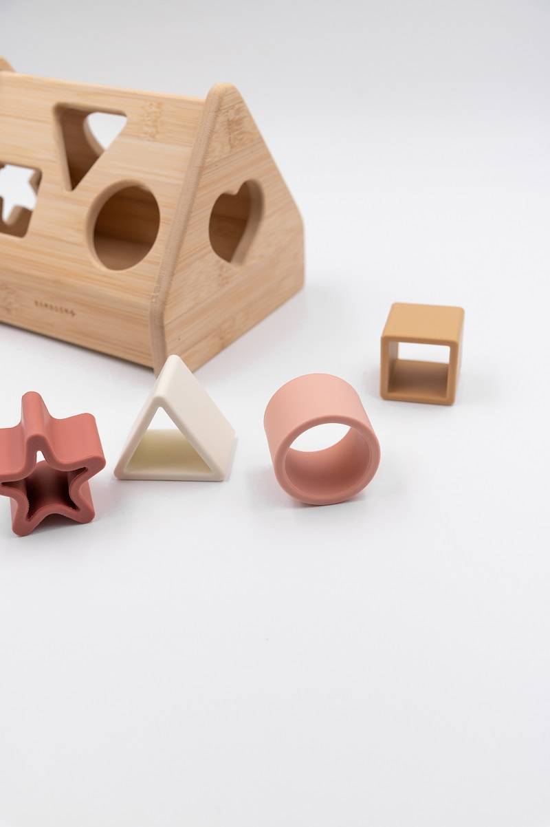 bamboom-puzzle-casetta-in-legno-e-silicone-rosa-04 image 3