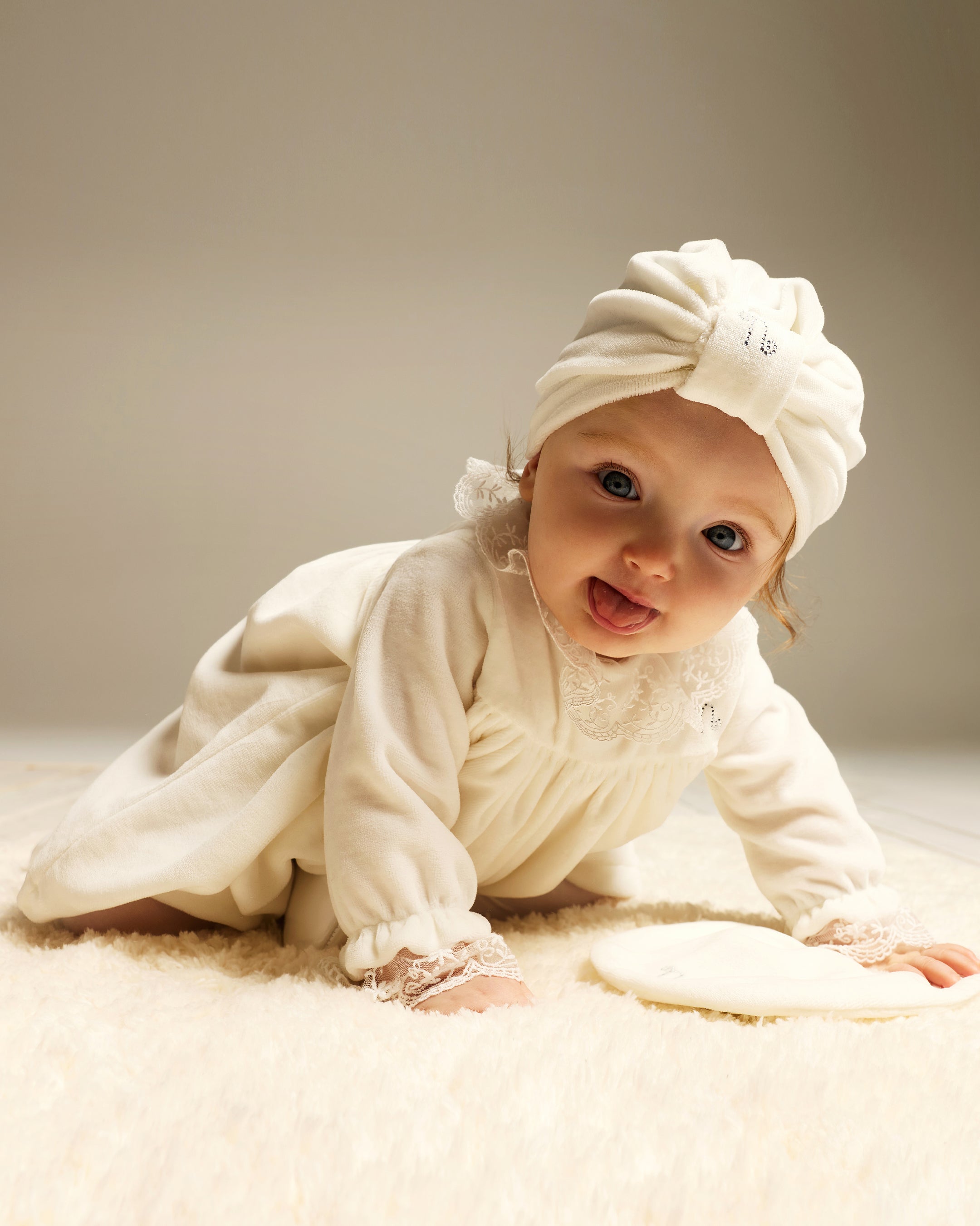 nanan-turbante-avorio-ciniglia-con-strass-neonata image 2