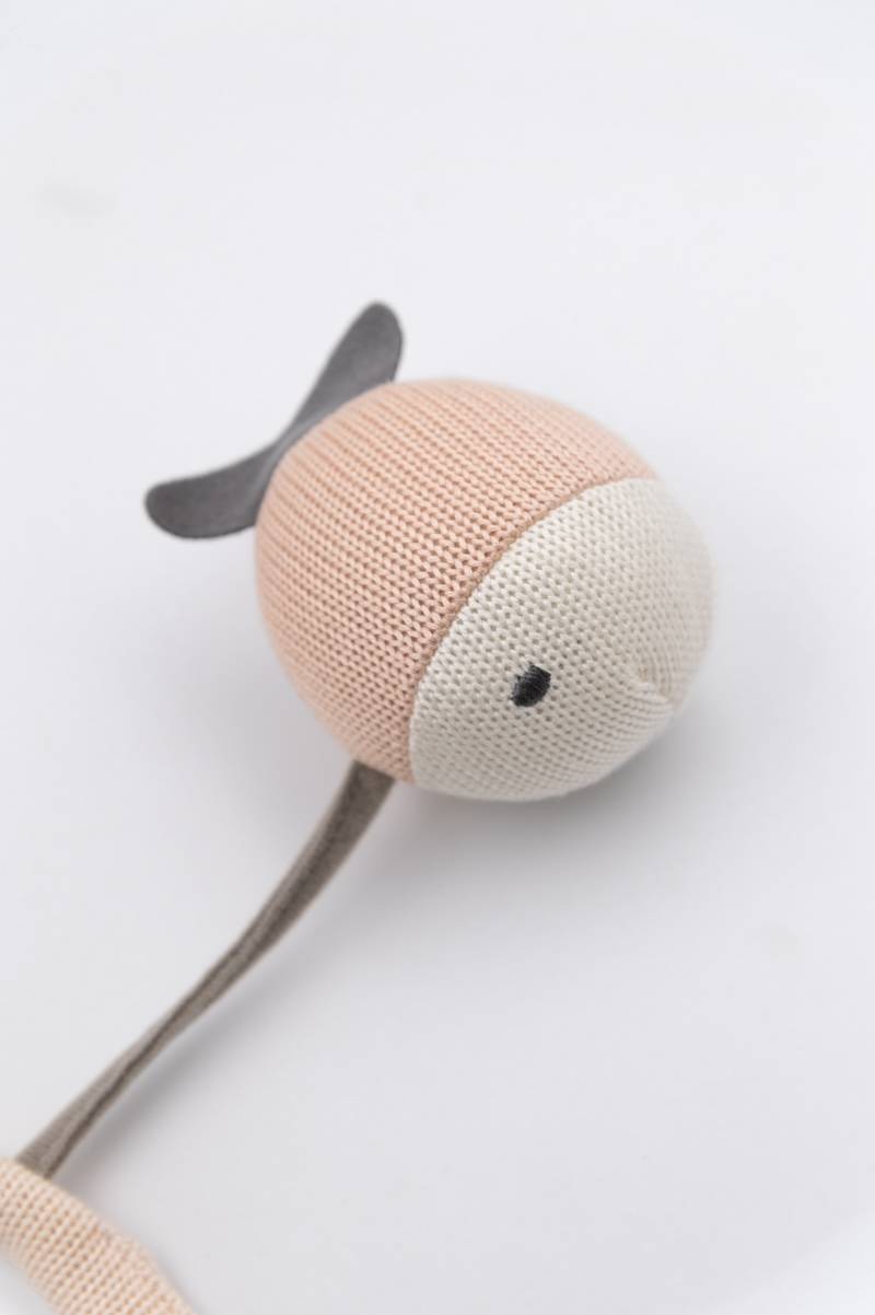 bamboom-stroller-string-toys-fish-rosa-04 image 4