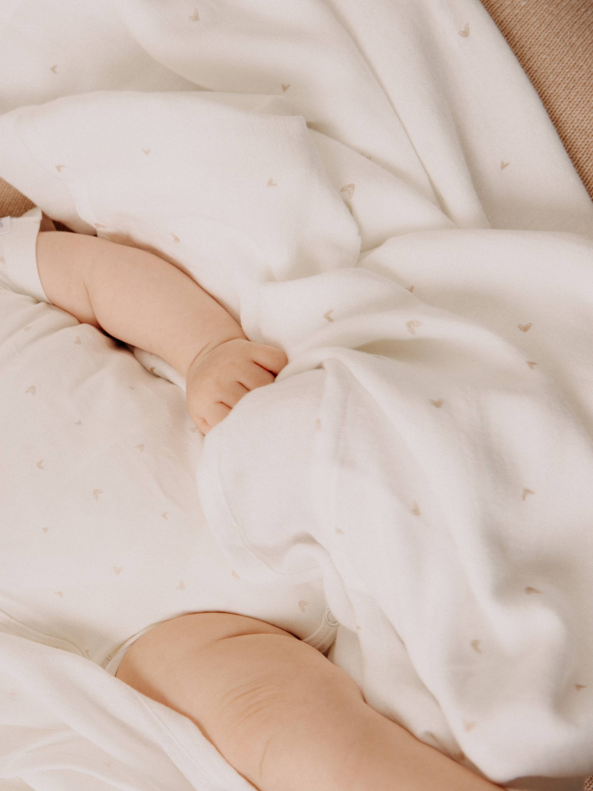 bamboom-swaddle-xl-singolo-120x120-cm-mini-hearts-412 image 4