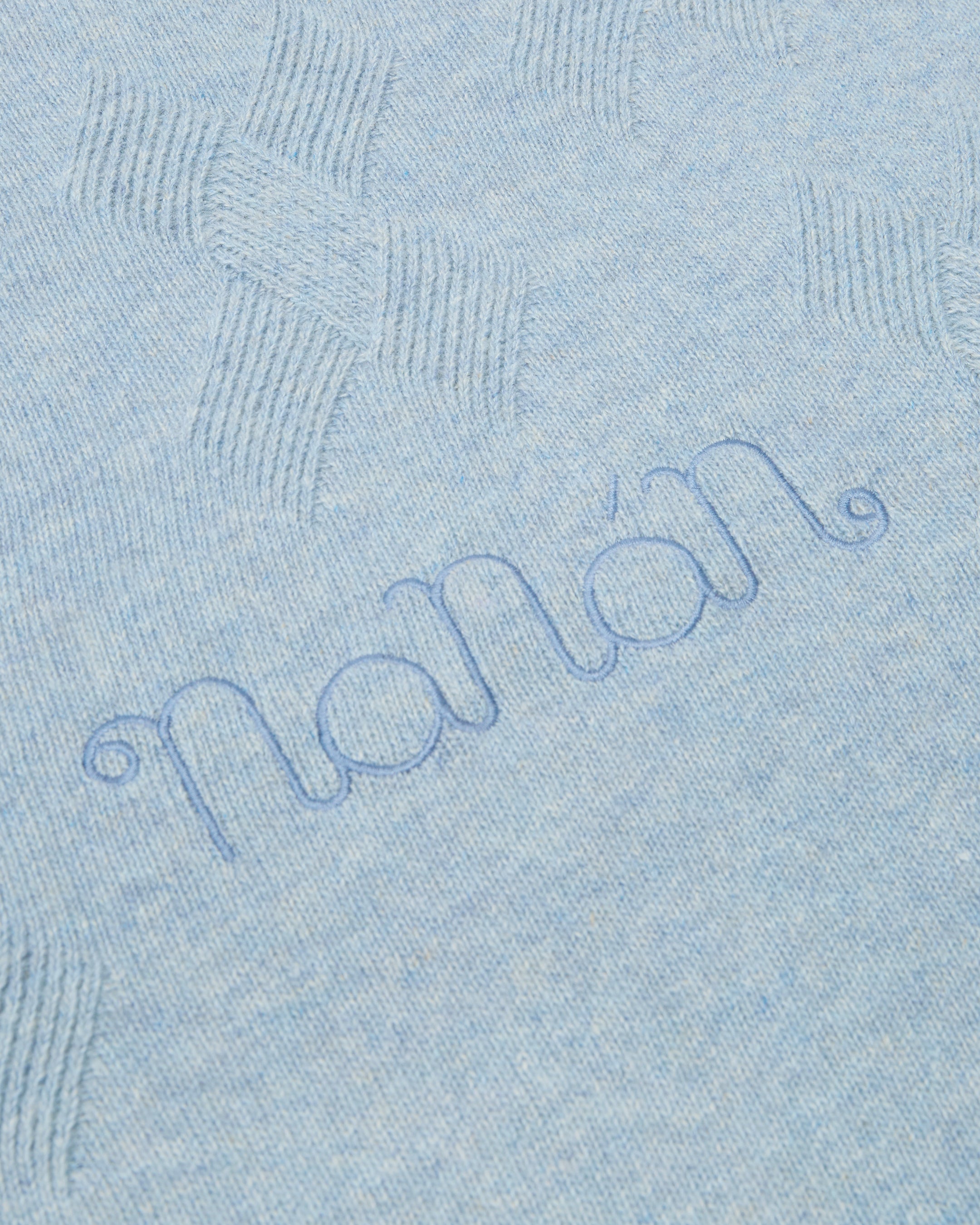 nanan-coperta-cashmere-azzurra-con-ricamo-nan-n image 3