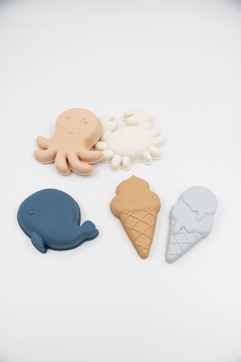 bamboom-set-formine-in-silicone-blu-07-beach-toys image 2