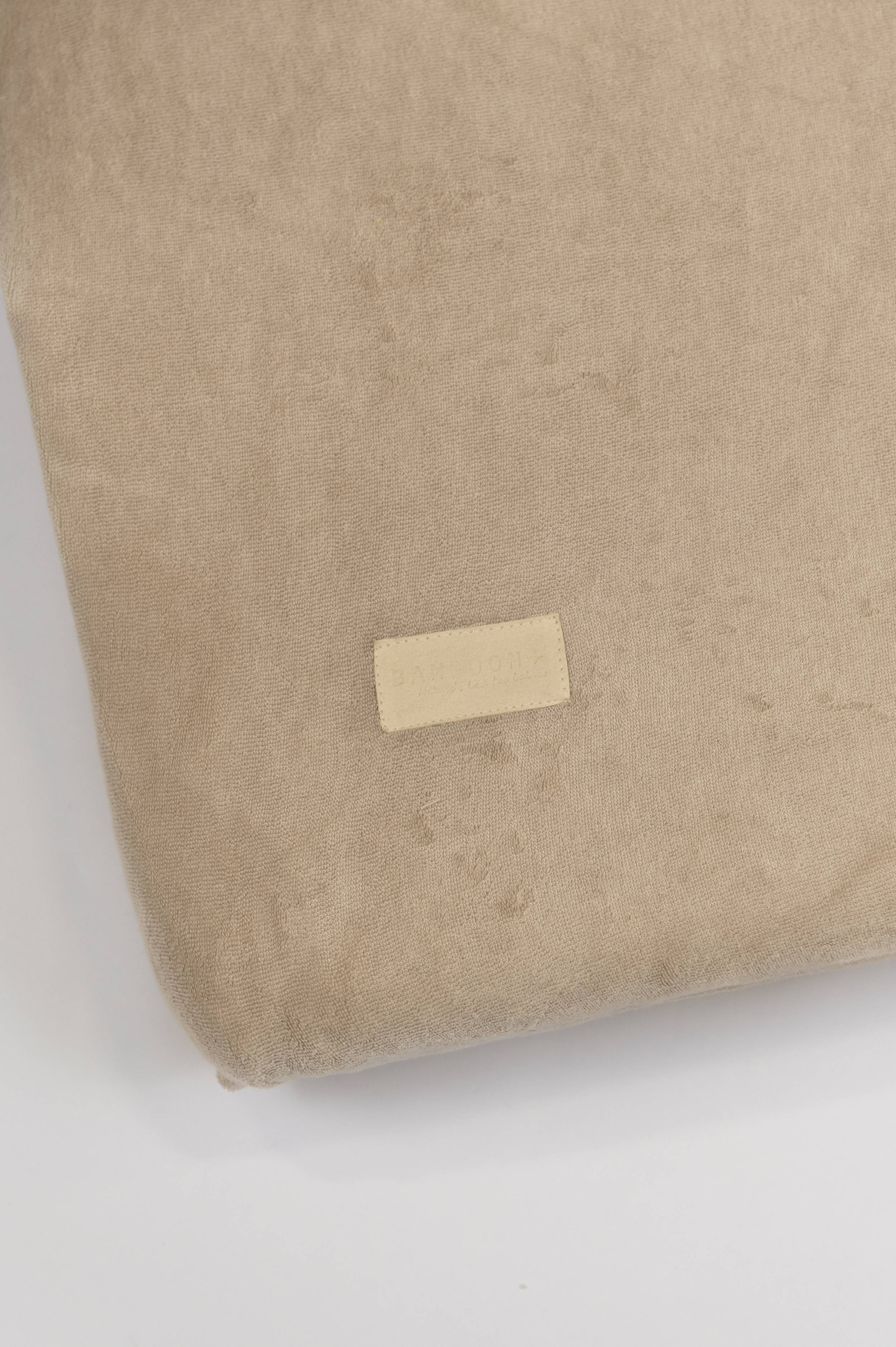 bamboom-coprifasciatoio-universale-in-spugna-di-bamb-cammello-33-50x75-cm image 2