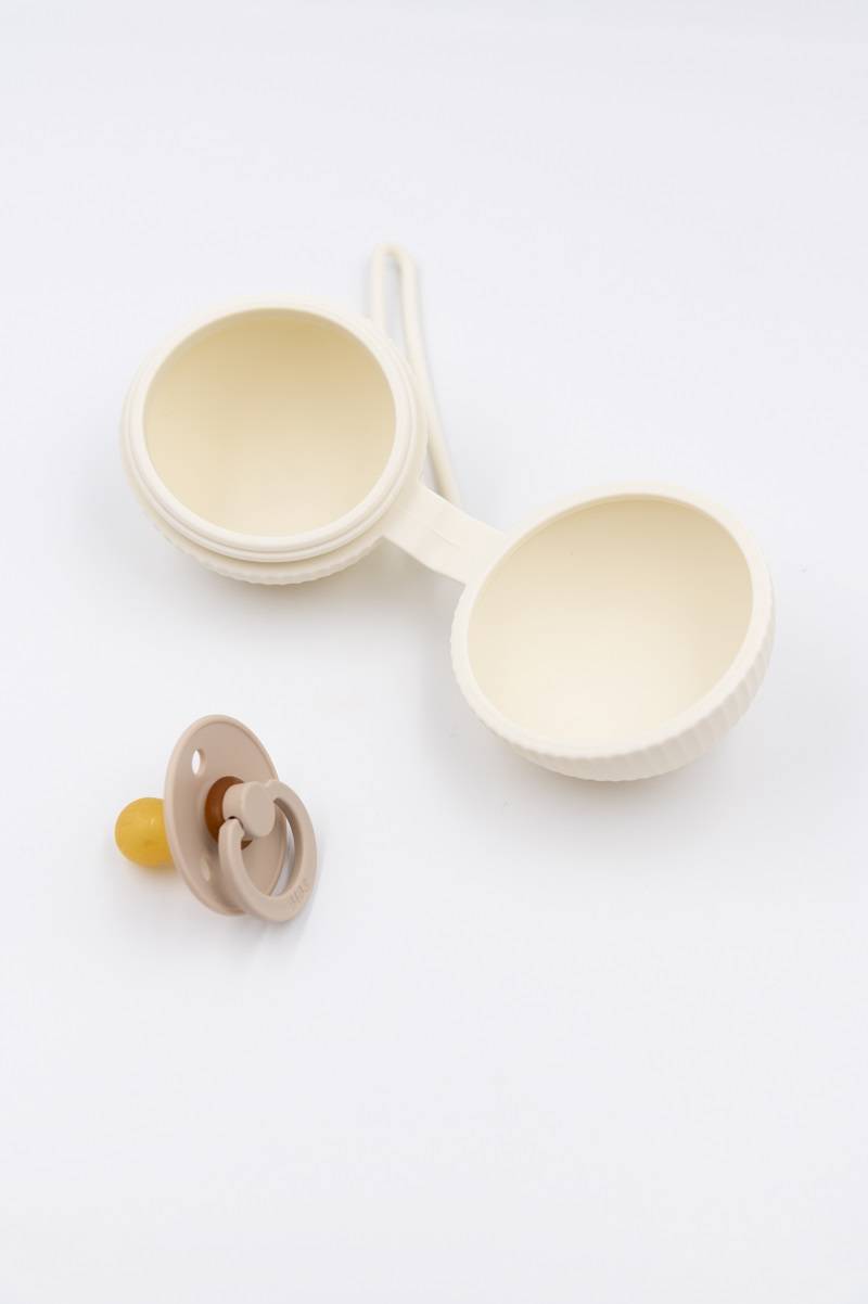 bamboom-portaciuccio-in-silicone-panna-02 image 3