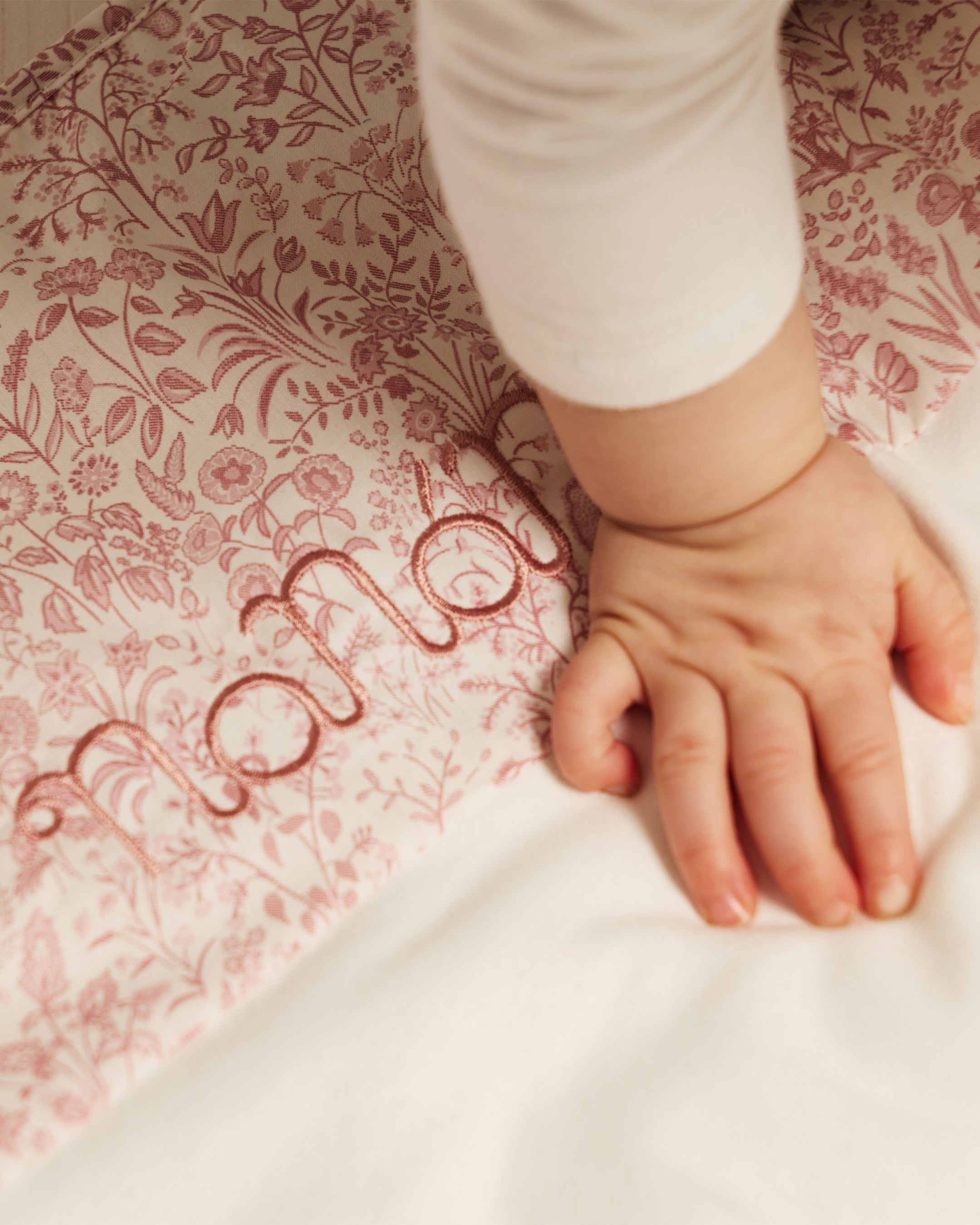 nanan-coperta-avorio-in-jersey-con-tessuto-liberty-rosa image 3