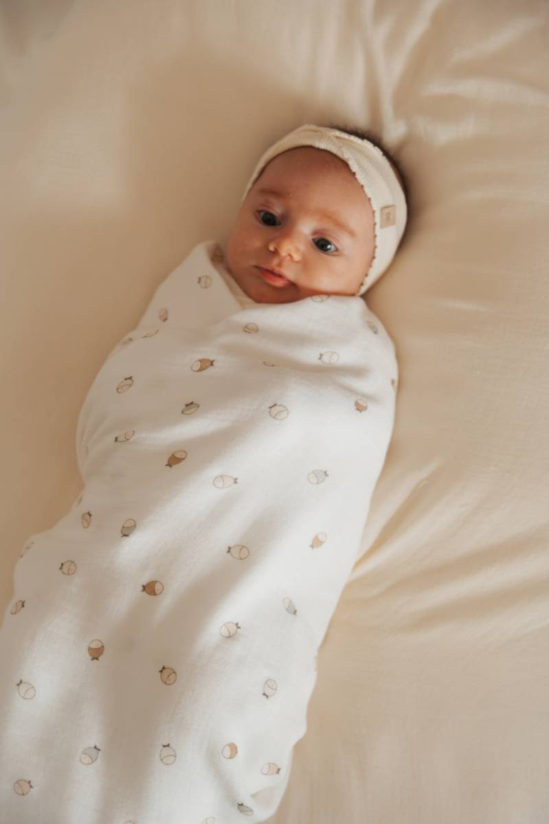 bamboom-swaddle-muslin-xl-120x120cm-fishes-242-multi-uso image 3