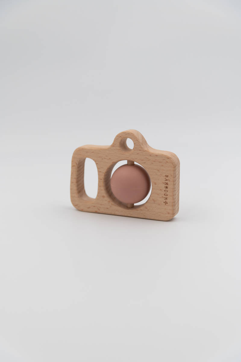 bamboom-fotocamera-in-legno-e-silicone-rosa-04 image 2